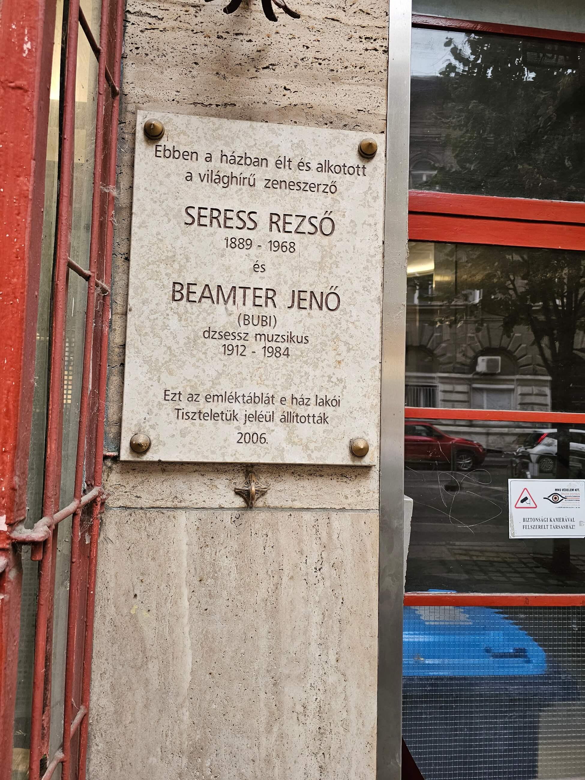 Gedenktafel am Wohnhaus von Reszö Seress, Dob utca 46/b